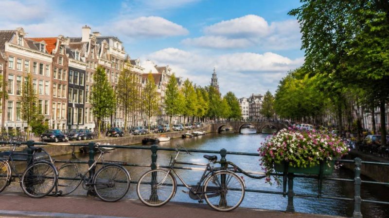 Amsterdam sehenswürdigkeiten zu fuß: die schönsten routen und highlights in der innenstadt